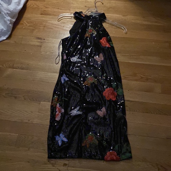 Sequin fitted zipper up back cocktail dress ( fits size small) - Picture 4 of 7